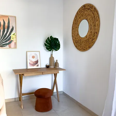Séjour chez l'habitant Ste Marguerite Elegant T2 Avec Terrasse *